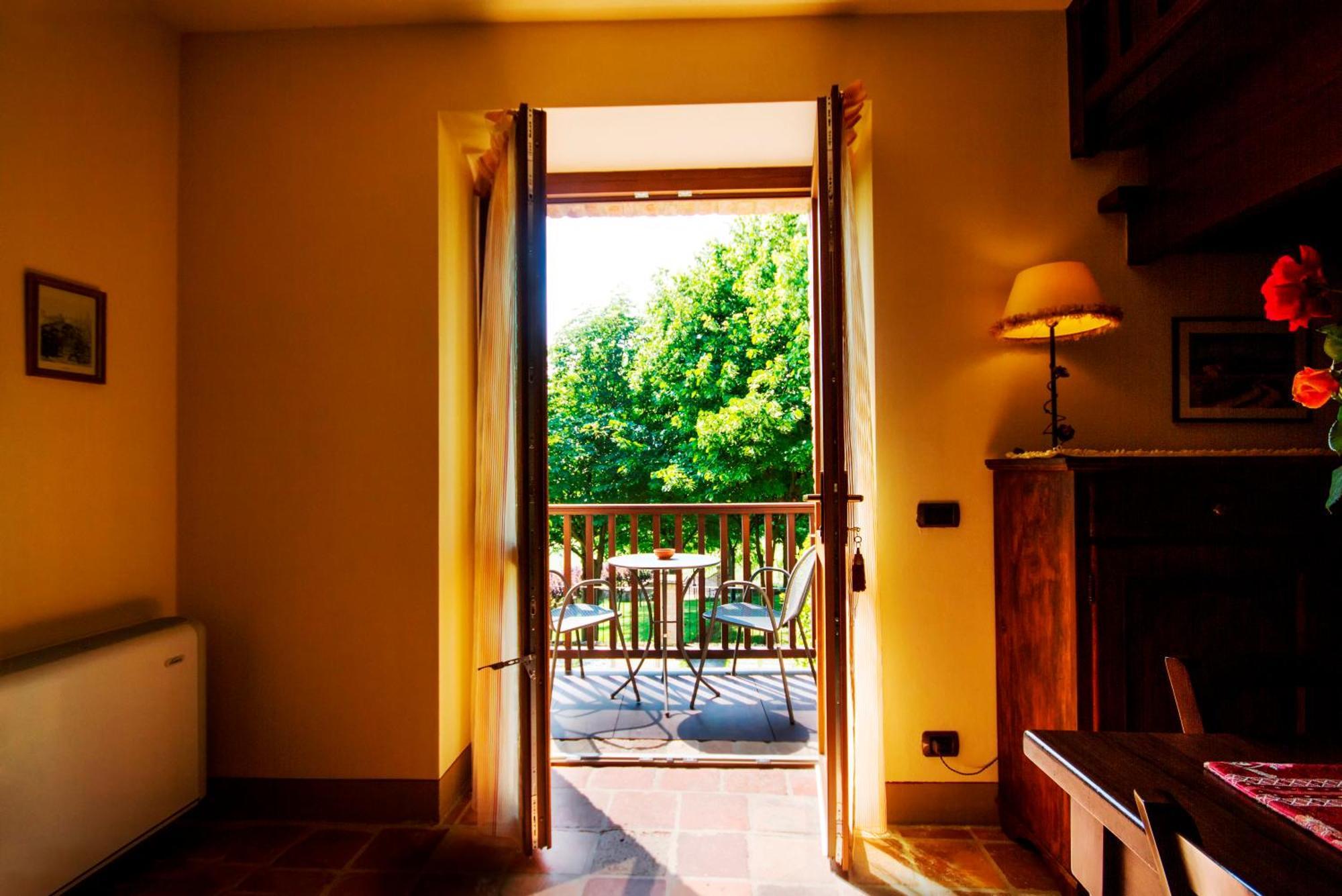 Hotel Relais Castello Di Razzano à Alfiano Natta Extérieur photo