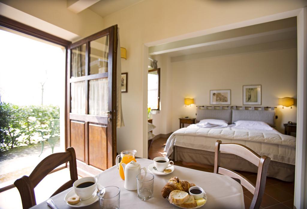 Hotel Relais Castello Di Razzano à Alfiano Natta Chambre photo