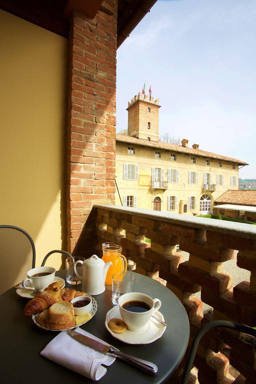Hotel Relais Castello Di Razzano à Alfiano Natta Chambre photo