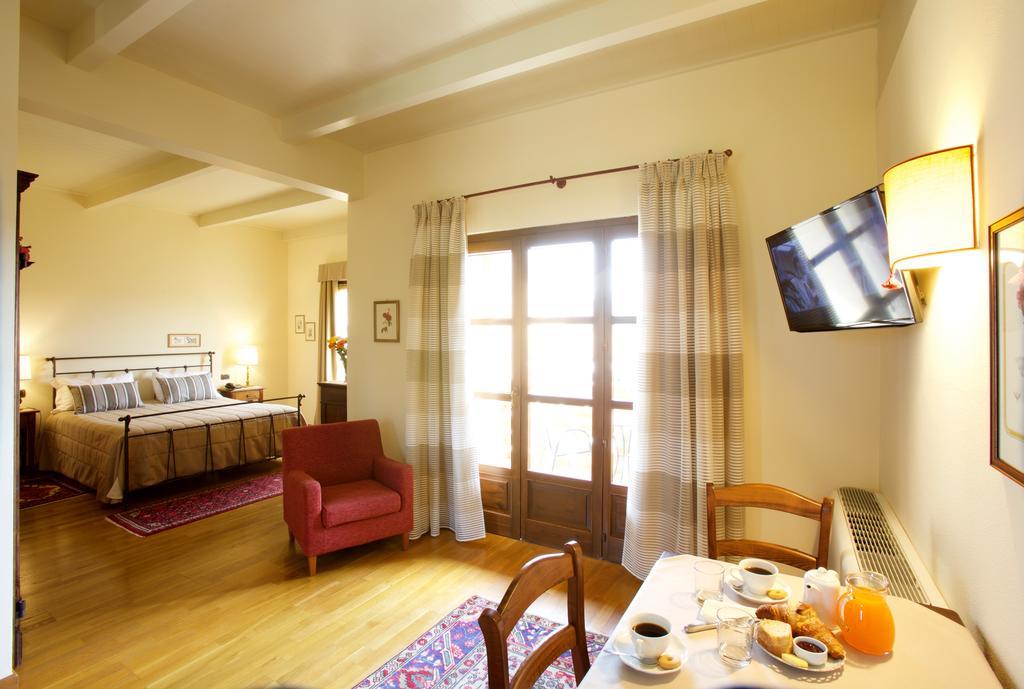 Hotel Relais Castello Di Razzano à Alfiano Natta Chambre photo