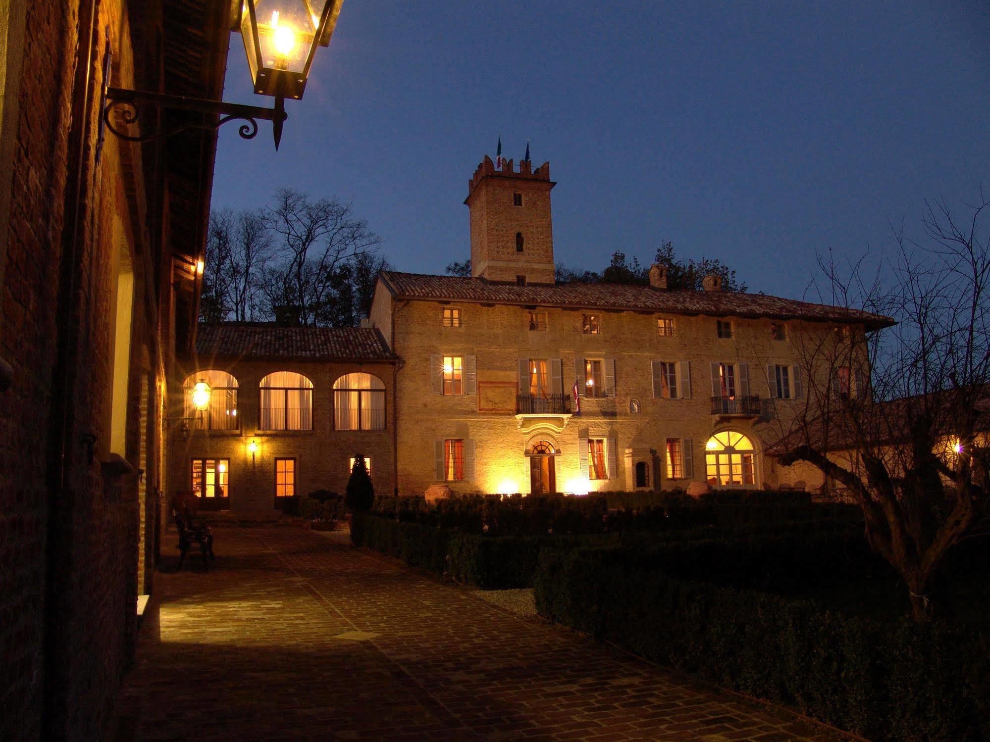 Hotel Relais Castello Di Razzano à Alfiano Natta Extérieur photo