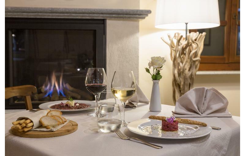 Hotel Relais Castello Di Razzano à Alfiano Natta Extérieur photo